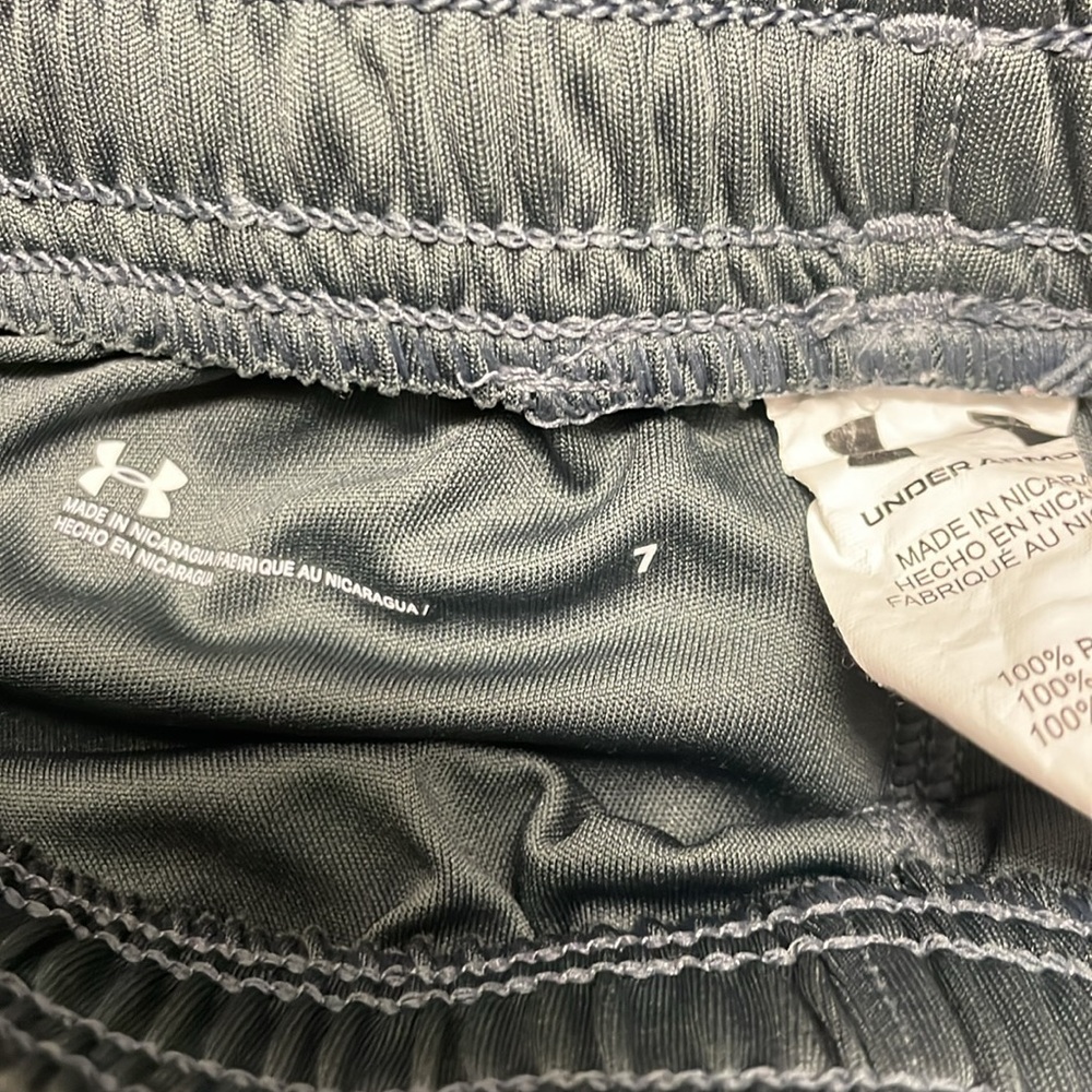 UNDER ARMOUR MATCHING SET - Picture 5 of 7